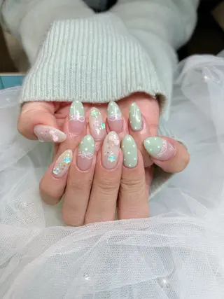 ネイル takara nail所属・takara射水高岡 マグネット韓国ポップのネイルデザイン