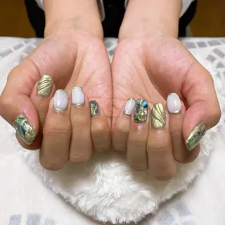 ネイル The Best Beauty受付担当のヘアスタイル