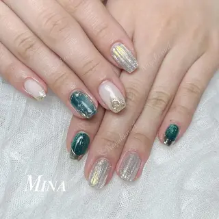 ネイル Queening 🦋のネイルデザイン