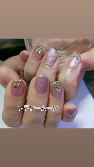 ネイル フラワー ムーンのネイルデザイン