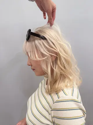 ロング カラー 透明感ミルクティー✨ 西澤 ジュンヤのヘアスタイル