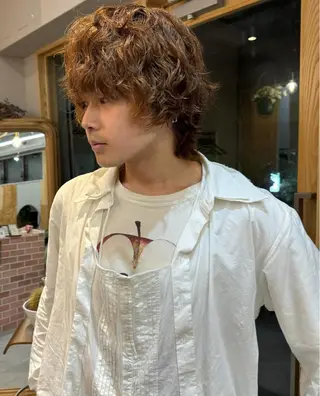 カラー パーマ メンズ ハイトーン縮毛/暖色 なーな🎀🤍のヘアスタイル