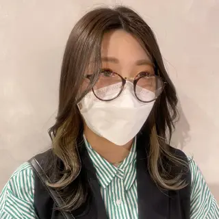 ミディアム カラー デザインカラー/パー マ🦖外岡咲希🦖のヘアスタイル