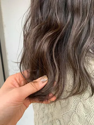 セミロング カラー パーマ ヘアアレンジ putri 川邉 優花のヘアスタイル