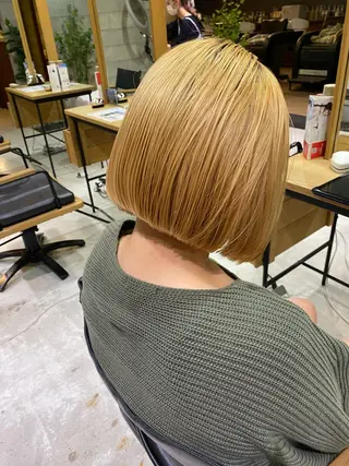 ショート カラー 艶髪・透明感カラー・ 韓国ヘア・Yuriのヘアスタイル