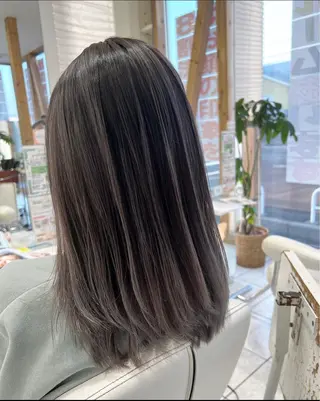 セミロング カラー 山下竣介 ヘアカラー専門美容師のヘアスタイル