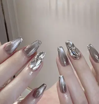 ネイル Queens 榊 まおのネイルデザイン