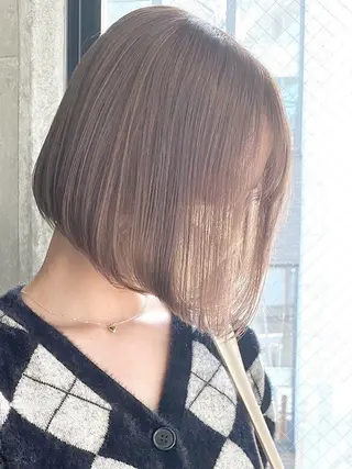 カラー 🍓横浜/ハイトーン ミルクティーベージュのヘアスタイル