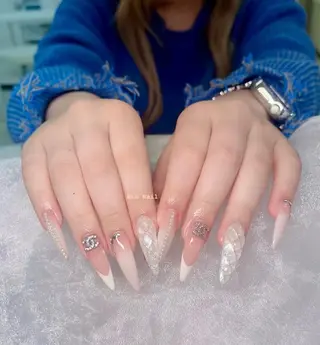 ネイル Hin Nail Osaka所属・Hin Nailsのネイルデザイン