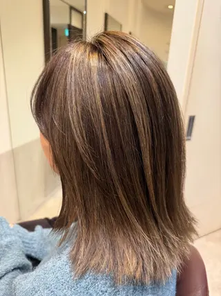 セミロング カラー オオミネ タクミのヘアスタイル