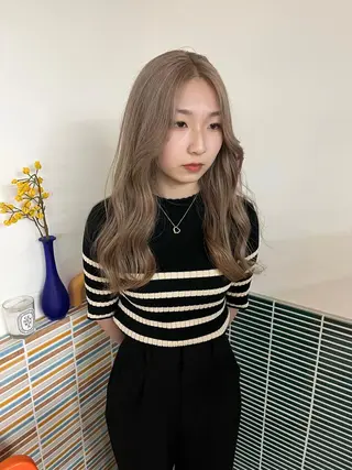 ロング カラー 🩷ハイトーン透明感 レイヤー🩷ユリカのヘアスタイル