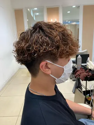 ショート パーマ メンズ メンズ特化型美容師 栗山勇人のヘアスタイル