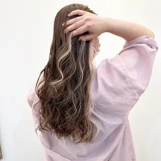 カラー Ruang所属・ツノガイ エリのヘアスタイル