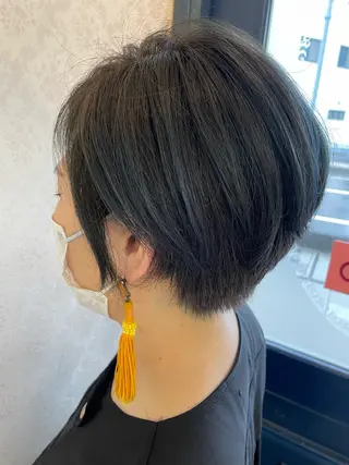 ショート カラー ヒヨシ ルナのヘアスタイル