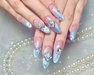 ネイル 🦋 Queenieのネイルデザイン