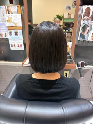 ミディアム 横手 亜紀のヘアスタイル