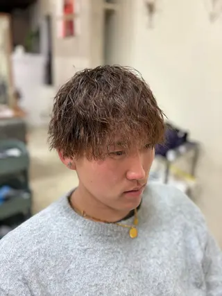 パーマ メンズ 会社で浮かない ビジネスヘア/心斎橋のヘアスタイル