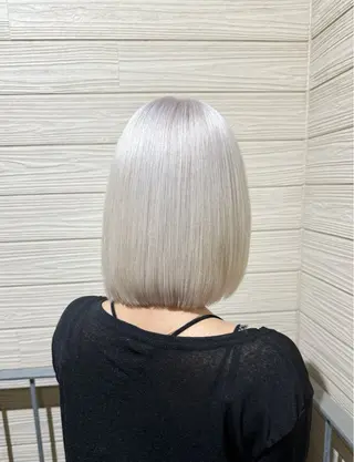 ショート カラー ハイトーン・ブリーチ ムラ修正 八須 錬のヘアスタイル