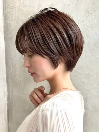 ショート カラー 💍新宿ショート 💍岩田莉奈のヘアスタイル