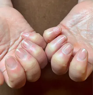 ネイル 自爪とネイルケア専門サロン　プリナチュール所属・吉岡 泉のネイルデザイン