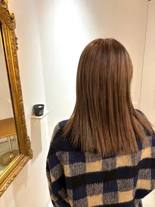 ミディアム 🩶ハイトーン🖤 URARAのヘアスタイル