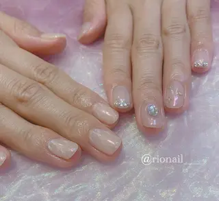 ネイル 𝘙𝘪𝘰𝘯𝘢 ...🕯🤍のネイルデザイン