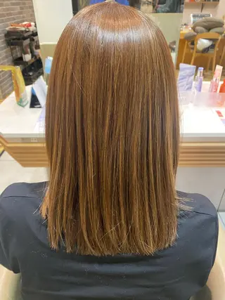 ミディアム 岡本 梨沙のヘアスタイル