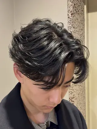 パーマ メンズ センターパート/フェ ザー🔥SHUYAのヘアスタイル