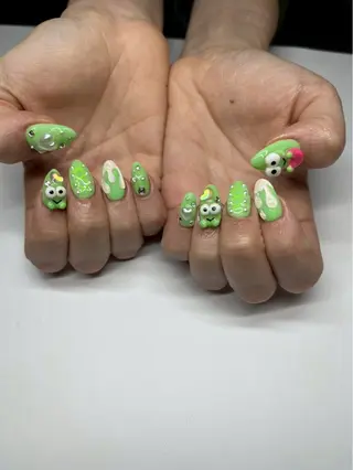 ミディアム Silent /話さないネイルサロン所属・河島 翼のネイルデザイン