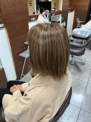 カラー インナー×縮毛矯正 ピンクカラー澤井里菜のヘアスタイル