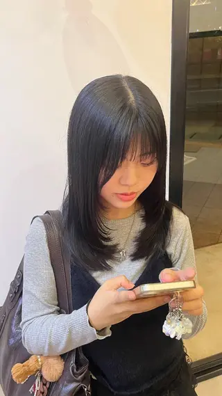 ミディアム ヒナタ/ベージュ, 暖色カラーのヘアスタイル