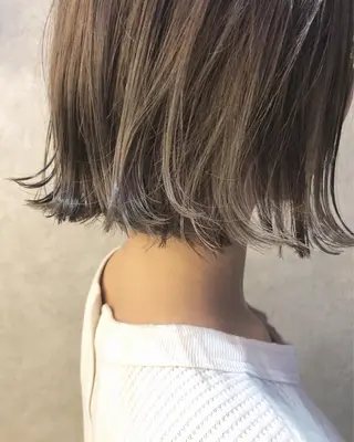 ショート カラー 顔周りレイヤー/韓国 ブリーチminamiのヘアスタイル