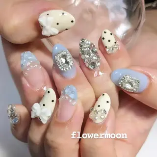 ネイル フラワー ムーンのネイルデザイン