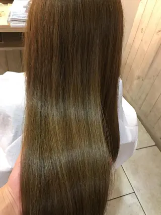 ロング カラー ヘアアレンジ amie by afloat(エイミーバイアフロート)所属・井上 日菜乃のヘアスタイル