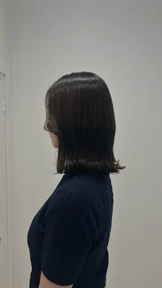 ミディアム レイヤー・ナチュラル RUKUのヘアスタイル