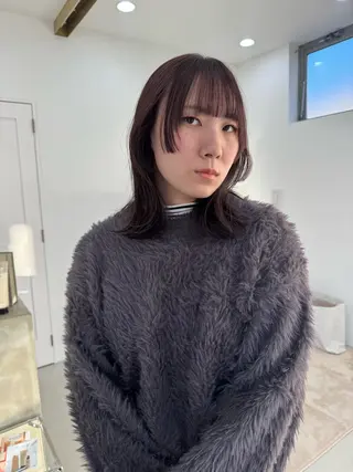 ミディアム アカリ /ショートカットのヘアスタイル