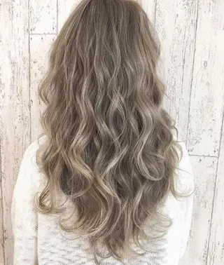 セミロング カラー パーマ ヘアアレンジ 大阪レミーエクステ チビ編み込みのヘアスタイル