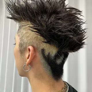 ショート カラー ブロンド／ブリーチ 【SITY.】のヘアスタイル