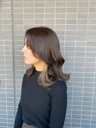 ミディアム 友利 翔太のヘアスタイル