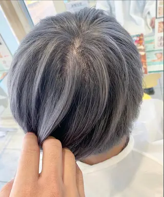 カラー メンズ 山下竣介 ヘアカラー専門美容師のヘアスタイル