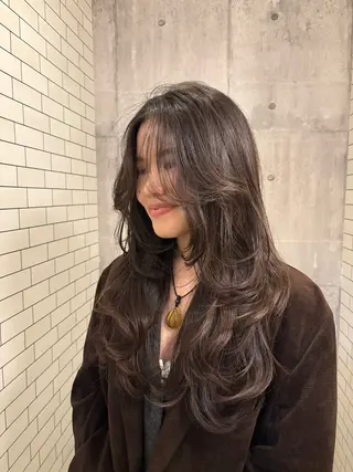 ロング shoko/ 海外ガール風パーマのヘアスタイル