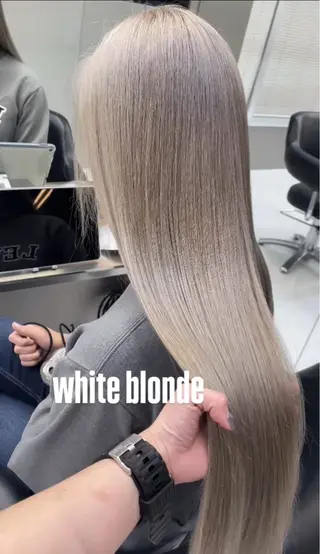 ロング 🫧バレイヤージュ/ ハイトーン/ミズキのヘアスタイル