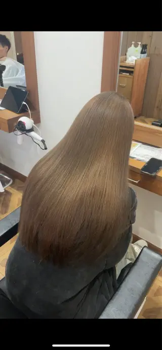 ロング カラー 小野 楓未のヘアスタイル