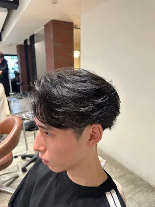 メンズ メンズパーマ/レイヤ ーカット岡田遥希のヘアスタイル