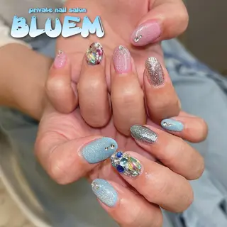 ネイル BLUEM なな🐶のネイルデザイン