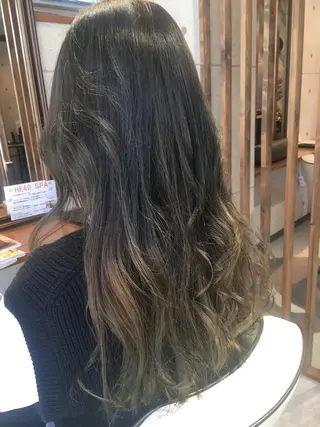 ロング カラー GO TODAY SHAiRE SALON 梅田店所属・ベージュカラー/ボブ チャネリングカットのヘアスタイル