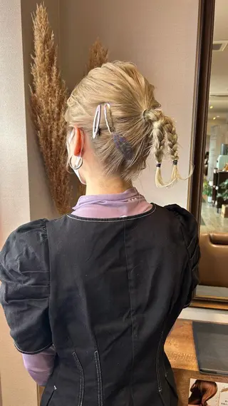 カラー ヘアアレンジ 💙ルル💙 ハイトーン/レイヤーのヘアスタイル