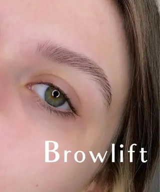 アイブロウ Sue eyelash&eyebrow所属・Shigeno Hikaruのマツエク・マツパデザイン