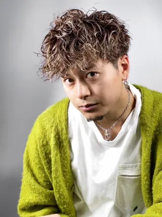 ミディアム パーマ ヘアアレンジ メンズ 理容シャイニー　中里店所属・櫻井 亮汰のヘアスタイル