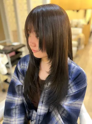 ロング 國友 亜純のヘアスタイル